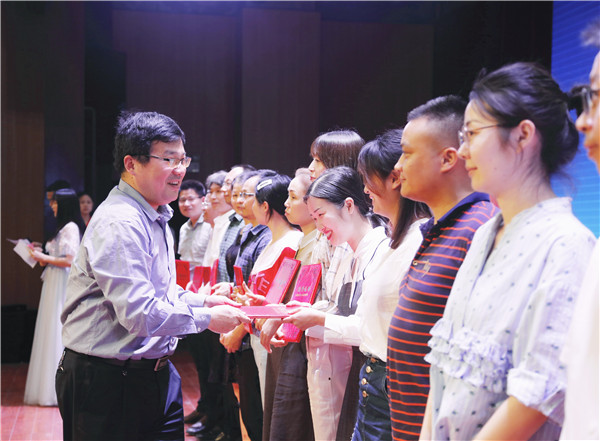 万象城官网举办“互联网+”大学生创新创业大赛暨第五届江西省大赛选拔赛