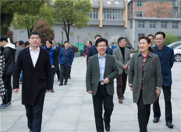 万象城官网举行“开展终结结核行动 共建共享健康中国”活动