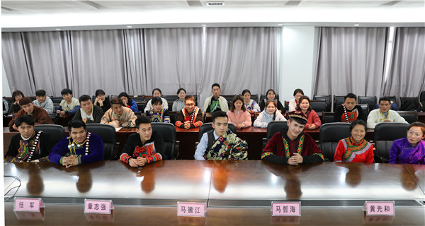 万象城官网召开民族团结进步创建工作座谈会